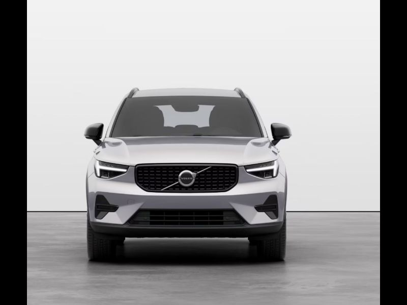 GuidiCar - VOLVO XC40 1 XC40 PLUS DARK B3 AUT Nuovo