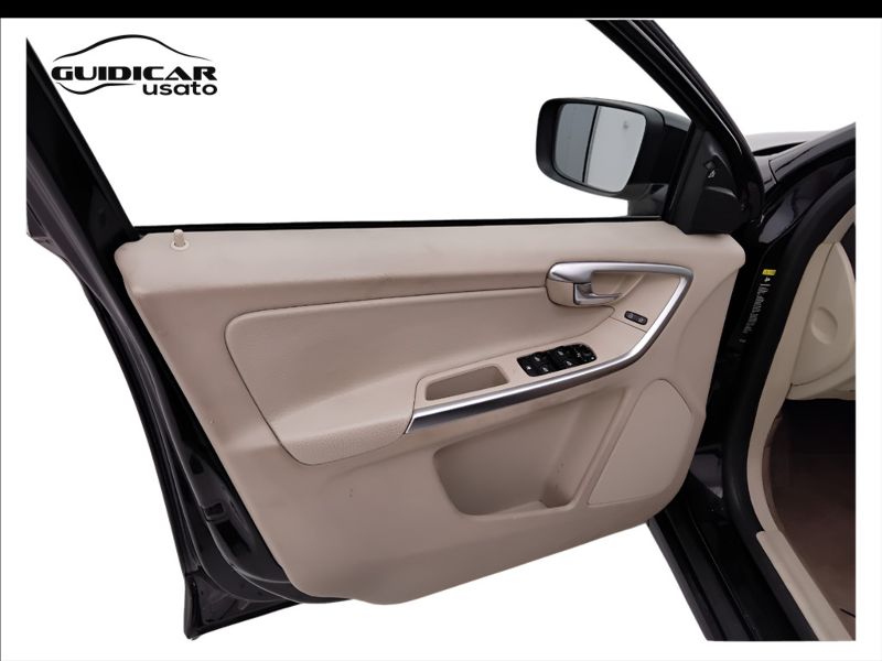 GuidiCar - VOLVO XC60 2009 XC60 2.4 D5 Momentum awd 205cv auto Usato