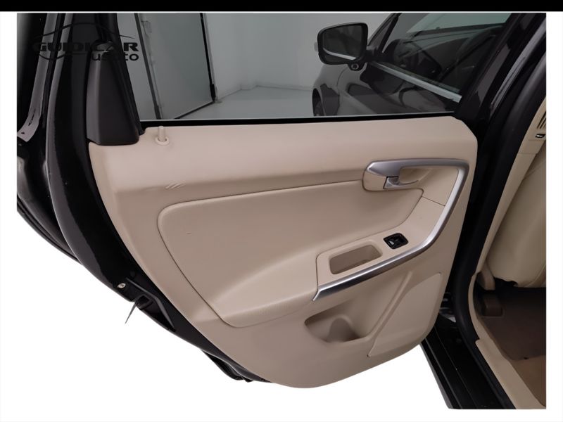 GuidiCar - VOLVO XC60 2009 XC60 2.4 D5 Momentum awd 205cv auto Usato