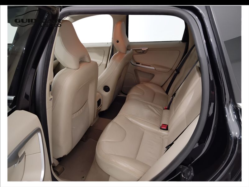 GuidiCar - VOLVO XC60 2009 XC60 2.4 D5 Momentum awd 205cv auto Usato