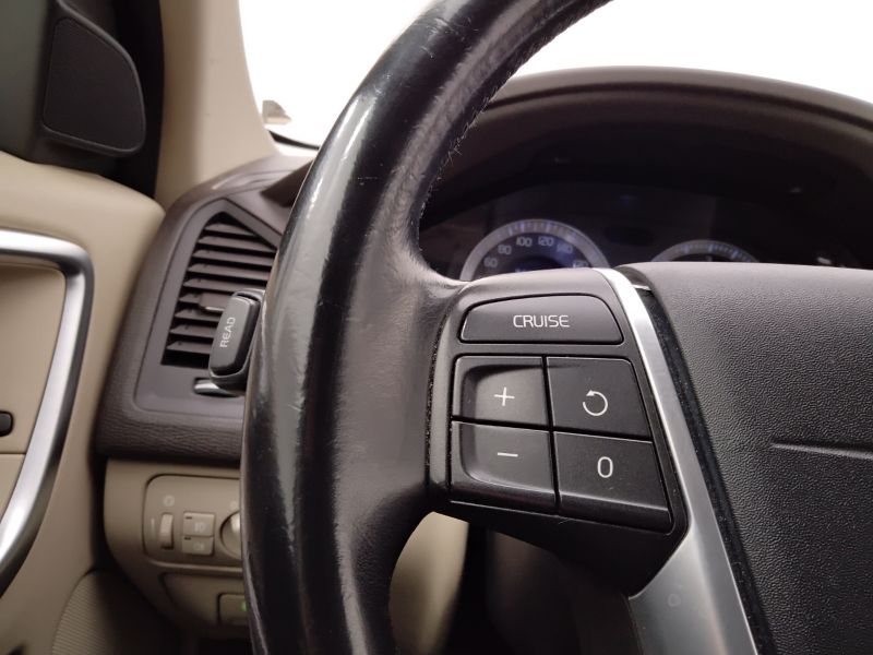 GuidiCar - VOLVO XC60 2009 XC60 2.4 D5 Momentum awd 205cv auto Usato