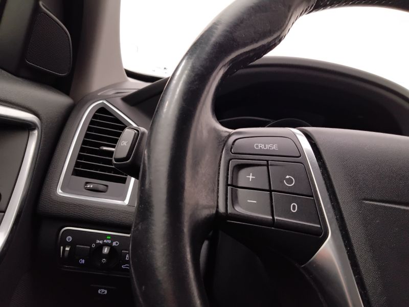 GuidiCar - VOLVO XC60 2014 XC60 2.4 D4 Momentum awd 181cv geartronic Usato