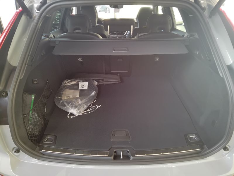 GuidiCar - VOLVO XC60 1 XC60 Ultra Black Edition T6 AWD AUT Nuovo