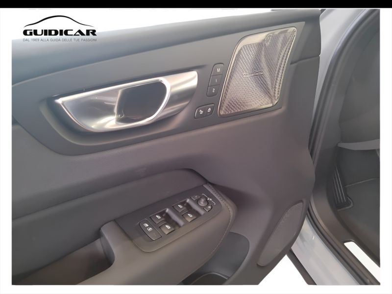 GuidiCar - VOLVO XC60 1 XC60 Ultra Black Edition T6 AWD AUT Nuovo