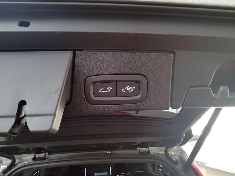 GuidiCar - VOLVO XC60 1 XC60 Ultra Black Edition T6 AWD AUT Nuovo
