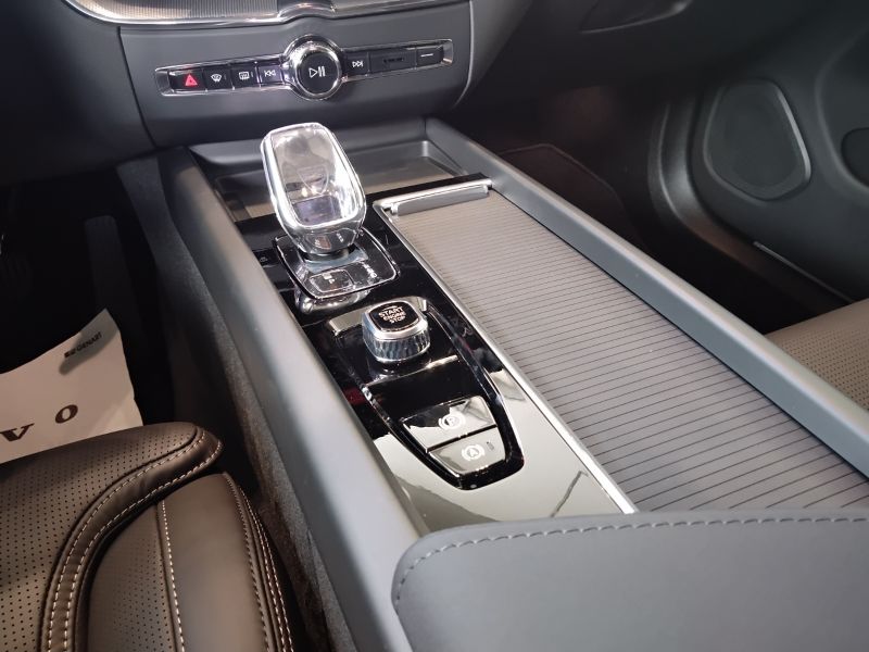 GuidiCar - VOLVO XC60 1 XC60 Ultra Black Edition T6 AWD AUT Nuovo